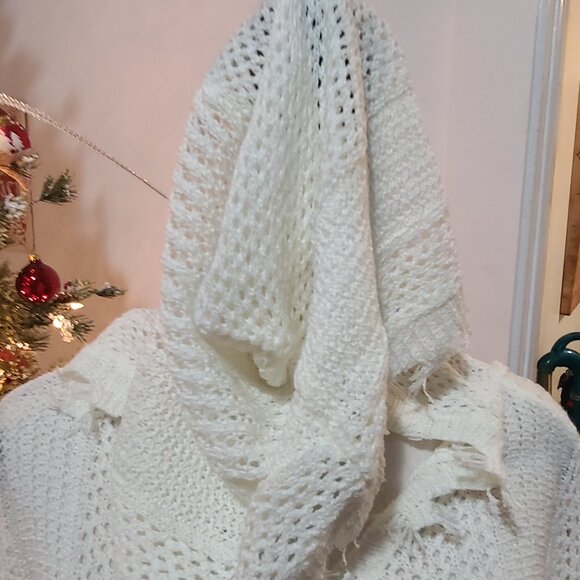 POL White & Blue Open Weave Hooded Sweater Laced Front Neckline Sz L Frayed Edge - Picture 6 of 6